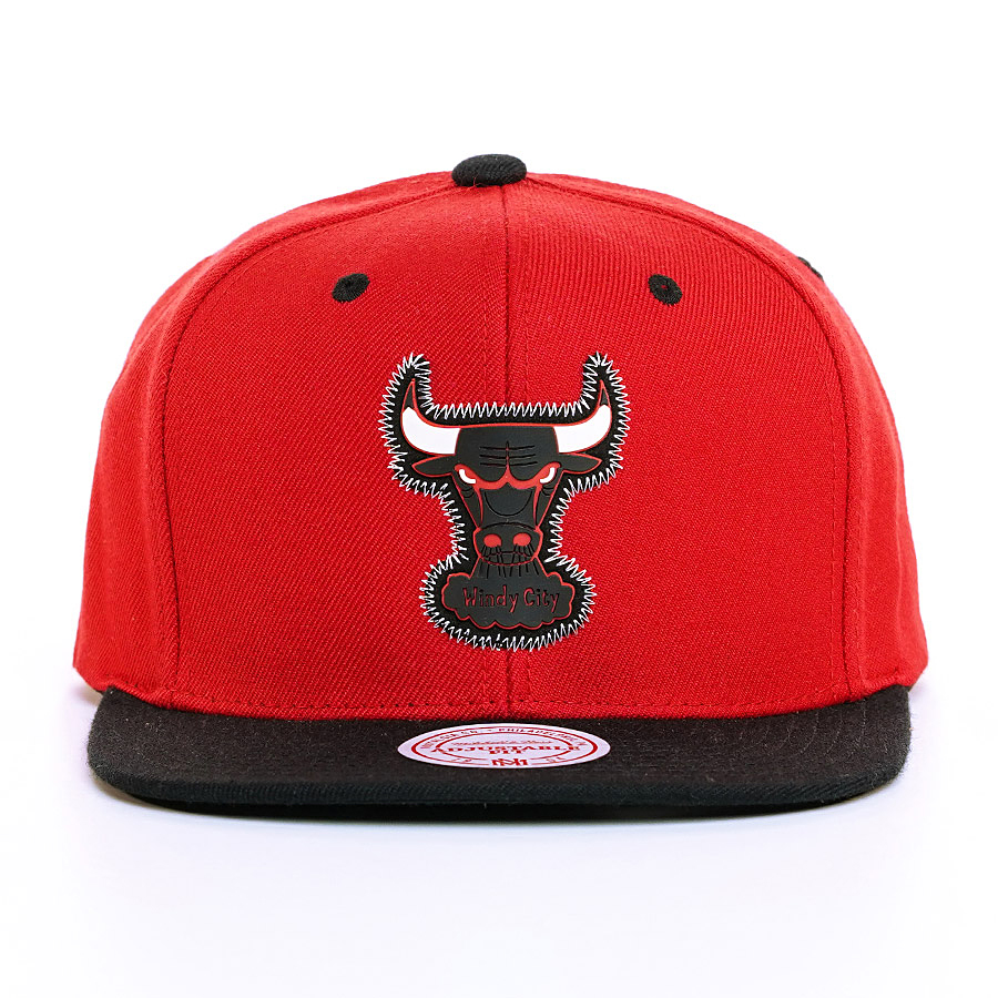 Mitchell & Ness CHICAGO BULLS HWC Zig Zag Cap rot
