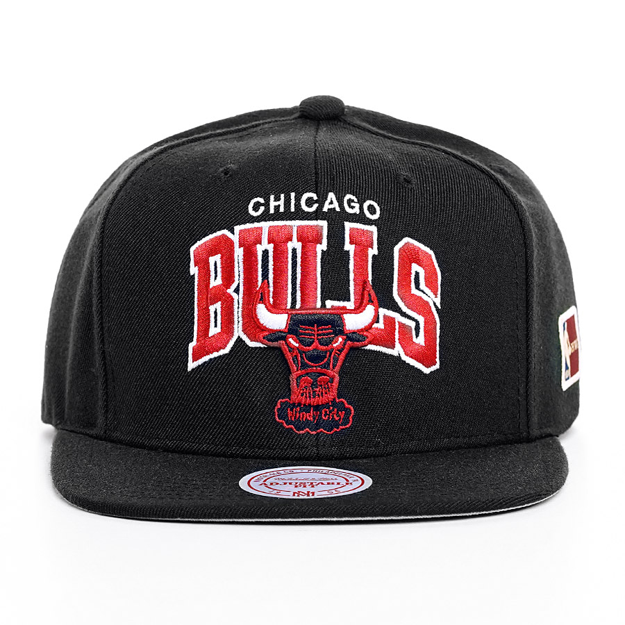 Mitchell & Ness CHICAGO BULLS Black Team Arch NBA HWC Cap schwarz