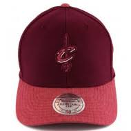 Mitchell & Ness 110 CLEVELAND CAVALIERS Curved Heather 2 Tone Cap weinrot